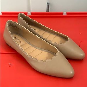 Town shoes- scallops ballet flats- new